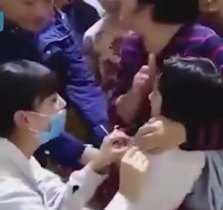 打屁股针小视频,揭秘儿童疫苗接种过程